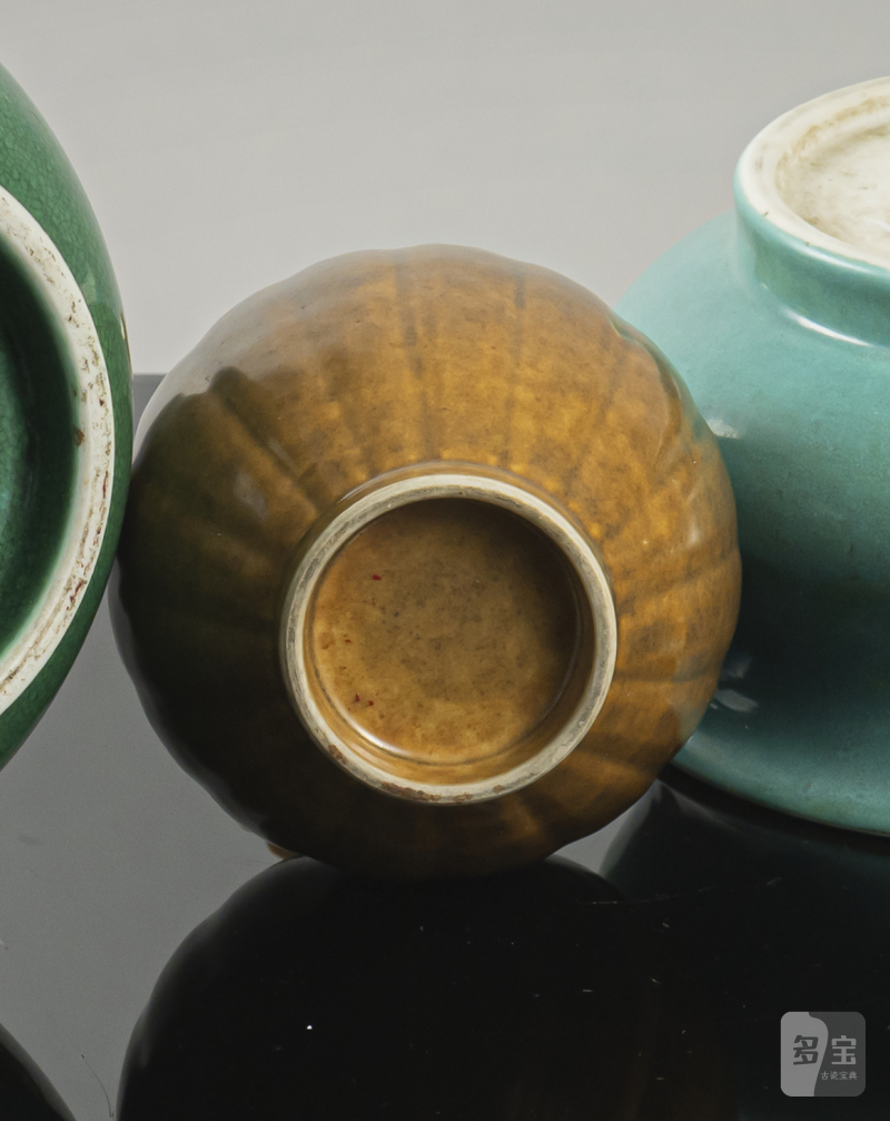 A BROWN-GLAZED AND LOBED ‘RUYI’ VASE - 图3